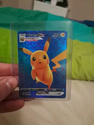 Carta Pokémon Pikachu VMAX Gigamax