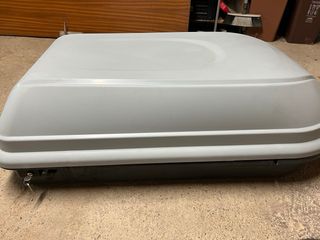 Cofre portaequipaje coche gris