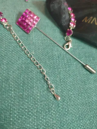 Conjunto MNG collar, pendientes y broche