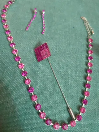 Conjunto MNG collar, pendientes y broche