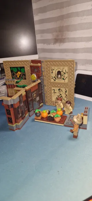 Lego de libro (clase de pociones)
