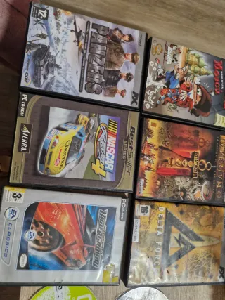 Lote 5 CDs PC: Panzers, NASCAR, Delta Force...