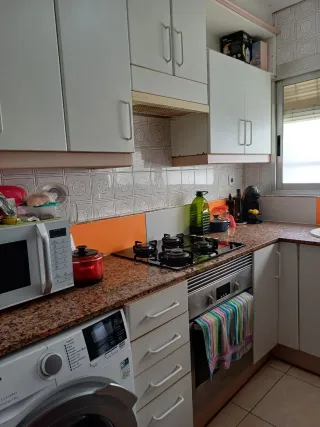 Se alquila habitación 380 con gastos incluidos.