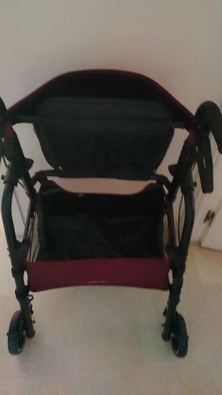 Andador para mayores con asiento