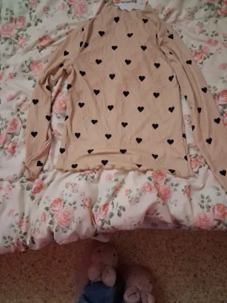 Conjunto 2 camisetas niña corazón y básica