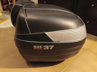 Baúl Shad SH37 + Respaldo