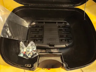 Baúl Shad SH37 + Respaldo