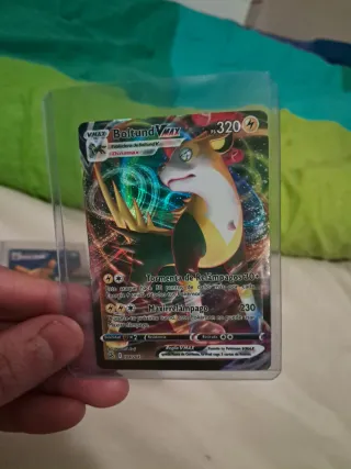 Carta Pokémon Boltund VMAX 320 HP