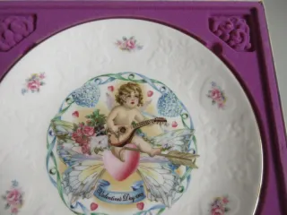 Piatto Royal Doulton San Valentino 1983