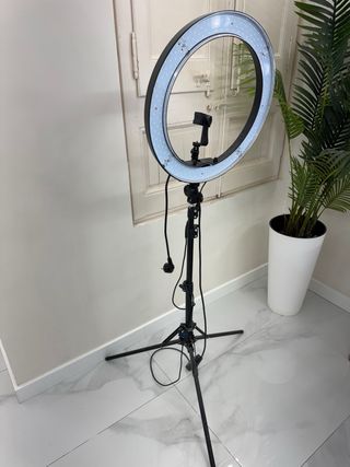 Aro de luz LED con soporte para móvil