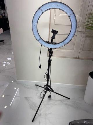 Aro de luz LED con soporte para móvil