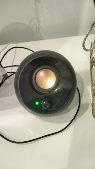 Altavoces Creative Negros y Plateados