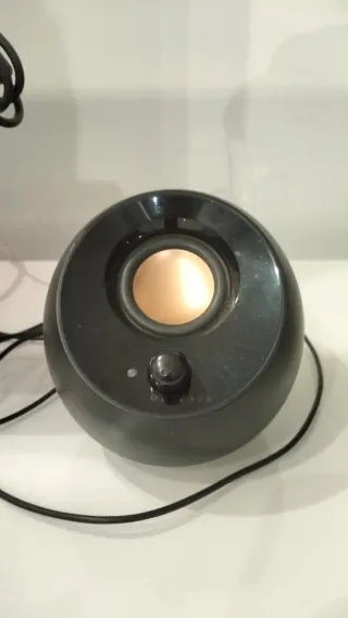 Altavoces Creative Negros y Plateados