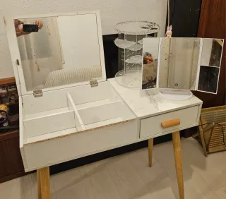 Tocador blanco con espejo y organizador,