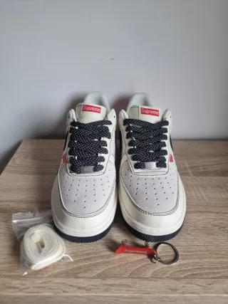 Nike Air Force 1 x Supreme