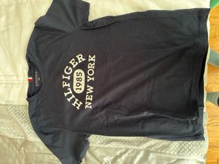 Camisetas de marcas Tommy, Levis y GAP