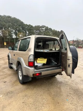 Toyota Land Cruiser 2001