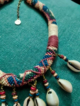 Collar étnico conchas y abalorios