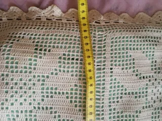 Cojín, funda, de ganchillo blanco