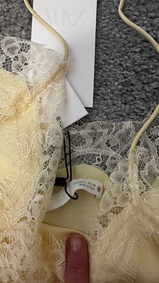 Top lencero Zara amarillo encaje