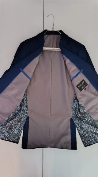 Traje de hombre azul