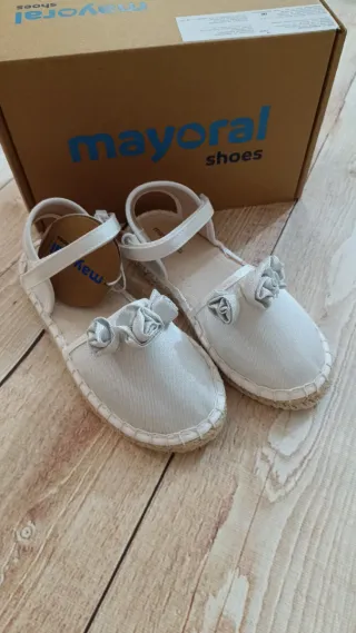 Alpargatas Mayoral niña, números 22,23,24,27,28 y