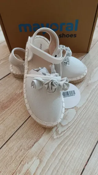 Alpargatas Mayoral niña, números 22,23,24,27,28 y