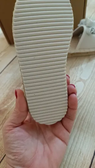 Alpargatas Mayoral niña, números 22,23,24,27,28 y