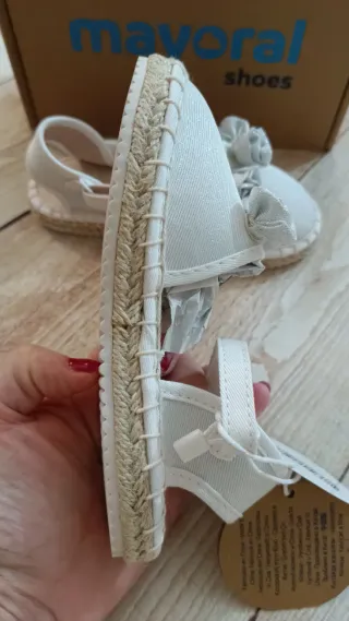 Alpargatas Mayoral niña, números 22,23,24,27,28 y