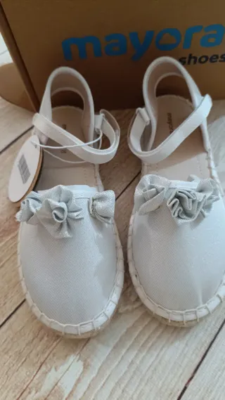 Alpargatas Mayoral niña, números 22,23,24,27,28 y