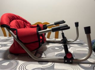 Silla de comer para bebé roja