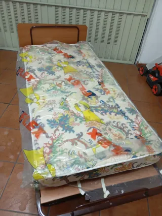 Cama Plegatín con Base y Cabecero