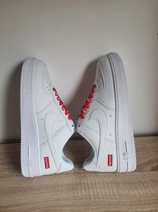 Nike Air Force 1 x Supreme Blancas Rojas