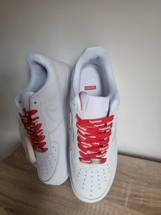Nike Air Force 1 x Supreme Blancas Rojas