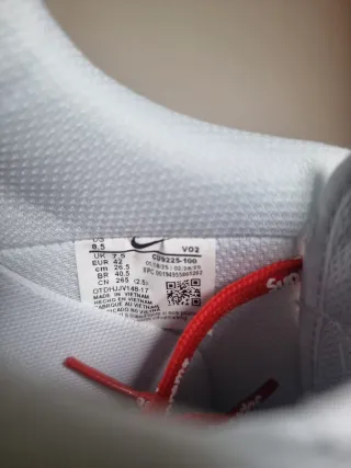 Nike Air Force 1 x Supreme Blancas Rojas