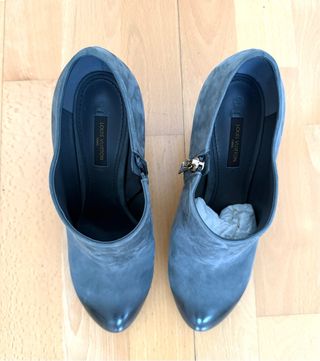 Botines Louis Vuitton grises ante