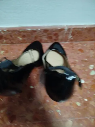 Zapatos de tacón negros charol
