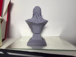 Busto sin pintar Vecnar