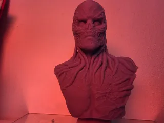 Busto sin pintar Vecnar