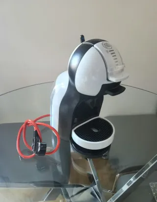 Cafetera Nescafé Dolce Gusto Krups (en su caja)