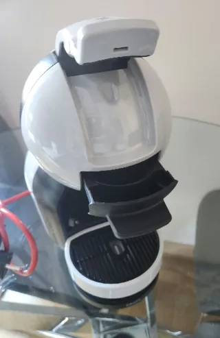 Cafetera Nescafé Dolce Gusto Krups (en su caja)