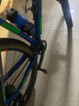 Bicicleta Montaña marca Berria de carbono de 29