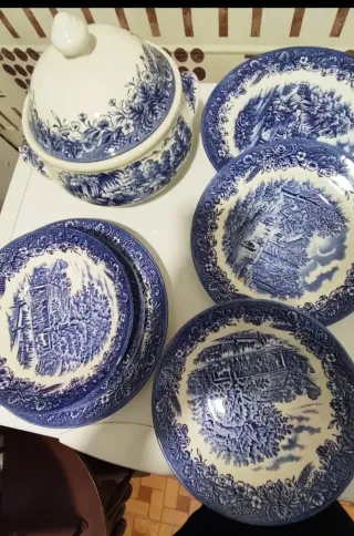 Vajilla Churchill: 6 platos y cuenco sopera