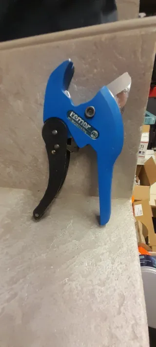 Cesoia  per tubi  multistrato Remer