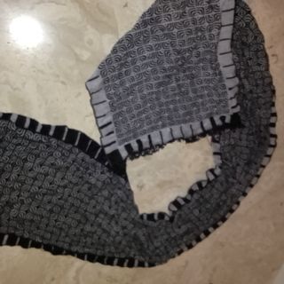sciarpa grigio nero con frengette finali larga 30