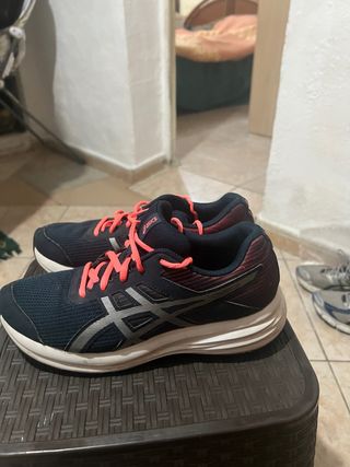Zapatillas deportivas Asics azul y rosa