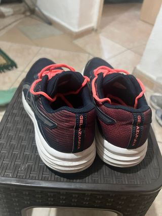 Zapatillas deportivas Asics azul y rosa