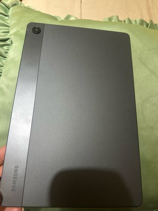 Tablet Samsung con Funda Roja