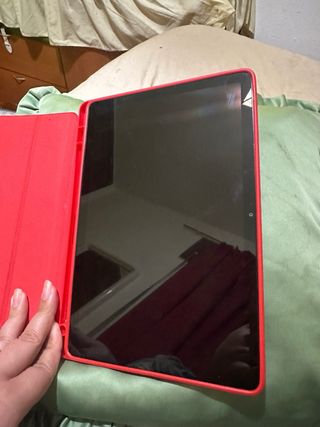 Tablet Samsung con Funda Roja