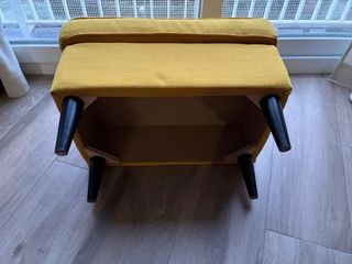 Reposapiés / Puf IKEA Strandmon Amarillo